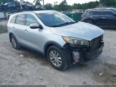 5XYPG4A30GG****** 2016 Kia Sorento