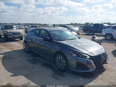 2025 Nissan Altima