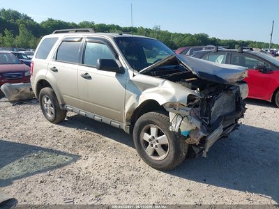 1FMCU9DG7AK****** 2010 Ford Escape