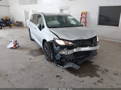 2023 Chrysler Voyager