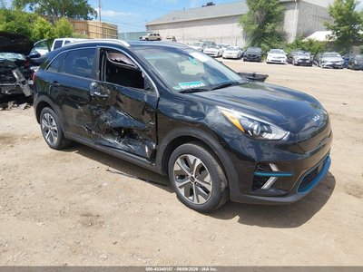 KNDCE3LG1N5****** 2022 Kia Niro