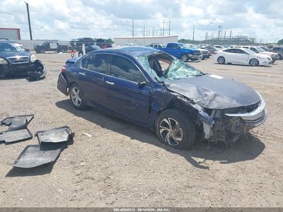 1HGCR2F36HA****** 2017 Honda Accord