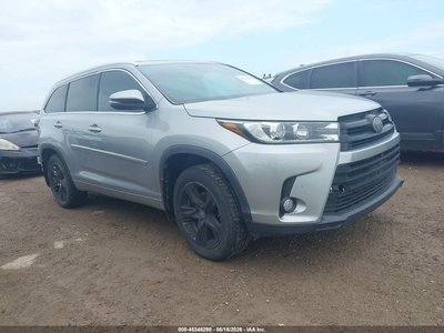 5TDDZRFH0JS****** 2018 Toyota Highlander