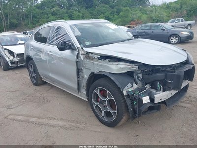 ZASFAKAN3J7****** 2018 Alfa Romeo Stelvio