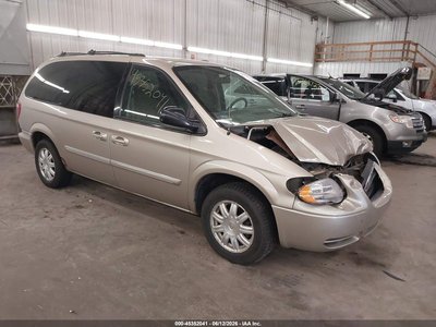 2005 Chrysler Town & Country
