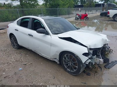 ZARFAEBN8J7****** 2018 Alfa Romeo Giulia