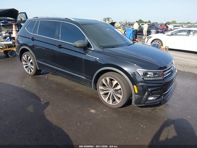 3VV4B7AX7JM****** 2018 Volkswagen Tiguan