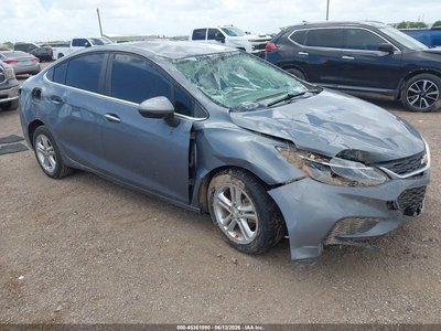 1G1BE5SM2J7****** 2018 Chevrolet Cruze