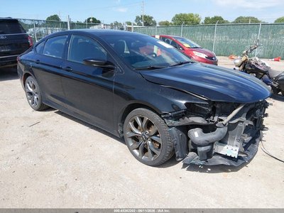 1C3CCCDG4FN****** 2015 Chrysler 200