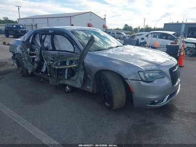 2C3CCAGG6GH****** 2016 Chrysler 300