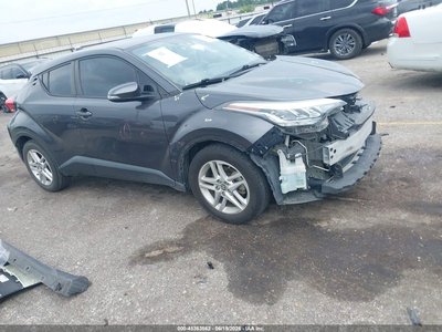 NMTKHMBX8LR****** 2020 Toyota C-HR