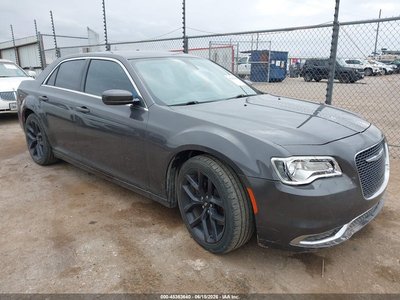 2C3CCAAG0GH****** 2016 Chrysler 300