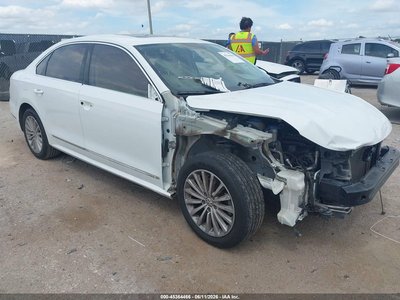 1VWBT7A34HC****** 2017 Volkswagen Passat