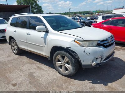 5TDYK3EH3DS****** 2013 Toyota Highlander