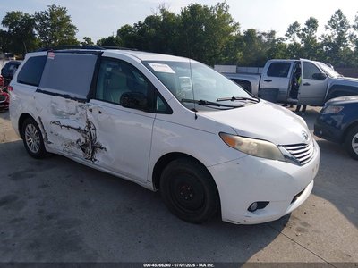 5TDYK3DC6DS****** 2013 Toyota Sienna