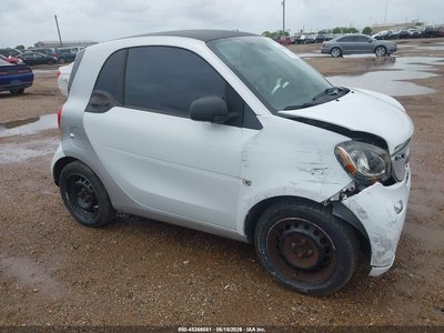 WMEFJ5DA8GK****** 2016 Smart Fortwo