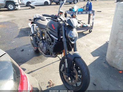 2022 Ducati Monster