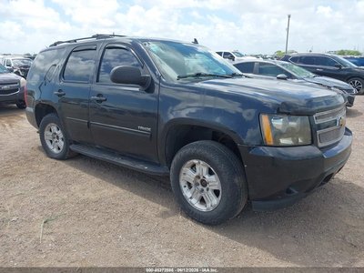 1GNSKAE02BR****** 2011 Chevrolet Tahoe