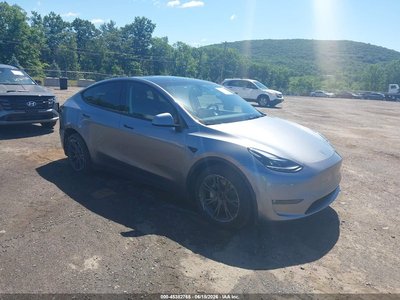 7SAYGDEE1SF****** 2025 Tesla Model Y