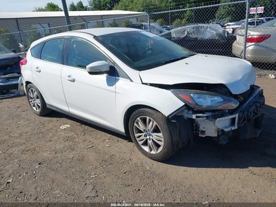 1FAHP3M22CL****** 2012 Ford Focus