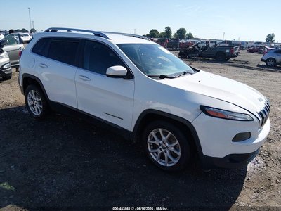 1C4PJLCB2GW****** 2016 Jeep Cherokee