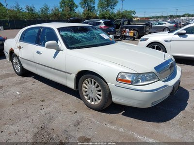 1LNHM82W93Y****** 2003 Lincoln Town Car