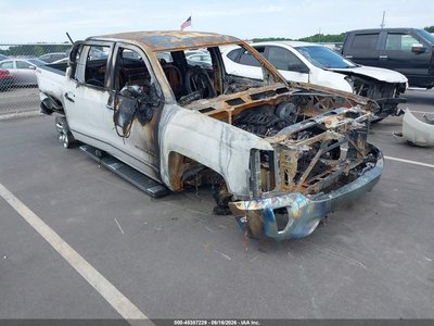 3GCUKSEC1JG****** 2018 Chevrolet Silverado 1500