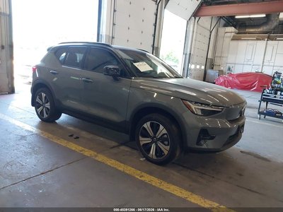 2023 Volvo XC40