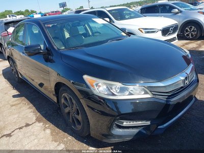 1HGCR3F88HA****** 2017 Honda Accord