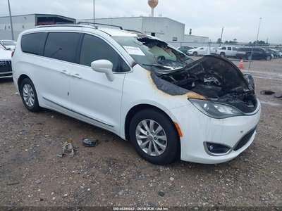 2C4RC1EG0JR****** 2018 Chrysler Pacifica