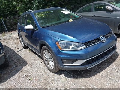 3VWH17AUXHM****** 2017 Volkswagen Golf Alltrack