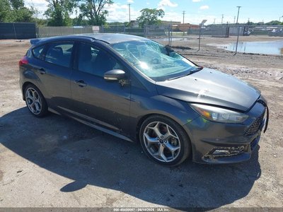 1FADP3L98GL****** 2016 Ford Focus St