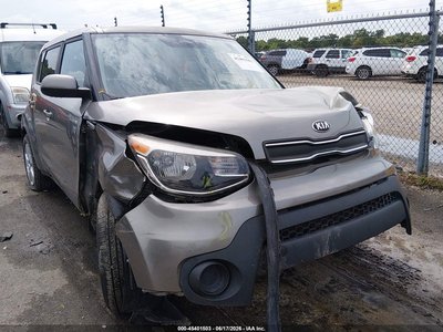 KNDJN2A29J7****** 2018 Kia Soul