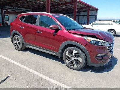 KM8J33A27HU****** 2017 Hyundai Tucson