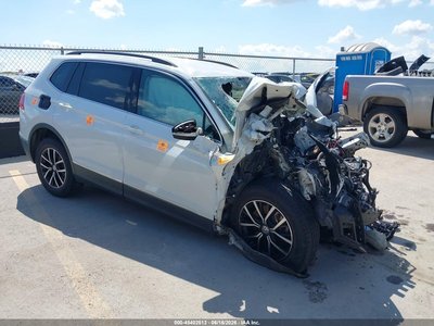 3VV3B7AX2MM****** 2021 Volkswagen Tiguan