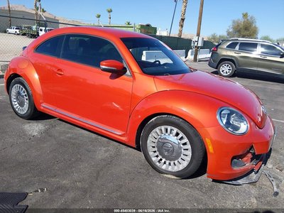 3VWJ17AT2GM****** 2016 Volkswagen Beetle