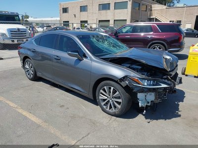 58ACA1C1XMU****** 2021 Lexus ES