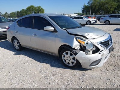 2019 Nissan Versa