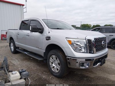 1N6AA1E54HN****** 2017 Nissan Titan
