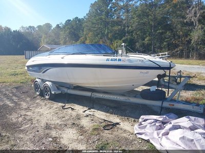 2001 Chaparral 216 Ssi Boat On Trai