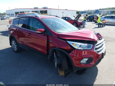 1FMCU0J99JU****** 2018 Ford Escape