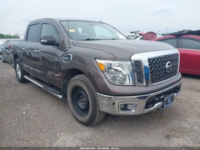 1N6AA1E5XHN****** 2017 Nissan Titan