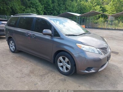 5TDKK3DC3FS****** 2015 Toyota Sienna