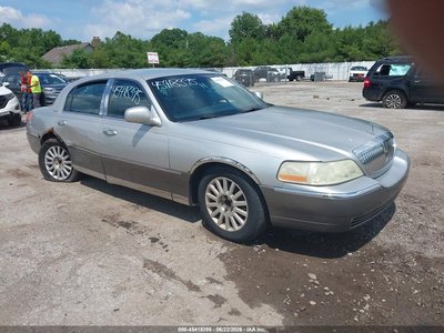 1LNHM82W23Y****** 2003 Lincoln Town Car