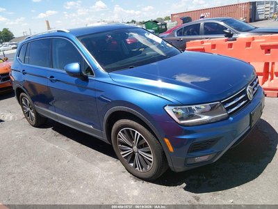 3VV2B7AX7JM****** 2018 Volkswagen Tiguan