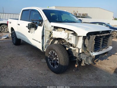 1N6AA1E5XJN****** 2018 Nissan Titan