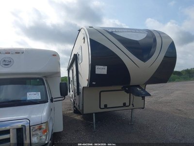 54CB12Y28F1****** 2015 Winnebago Voyage