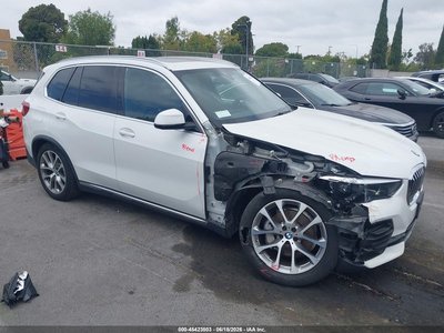 5UXCR6C57KL****** 2019 BMW X5