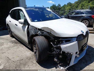 WB523CF05SC****** 2025 BMW IX