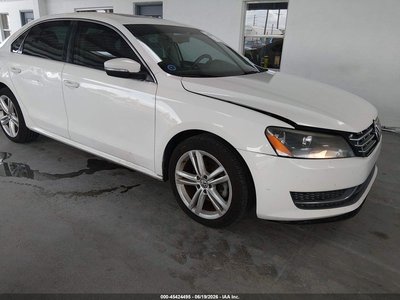 1VWBN7A3XEC****** 2014 Volkswagen Passat